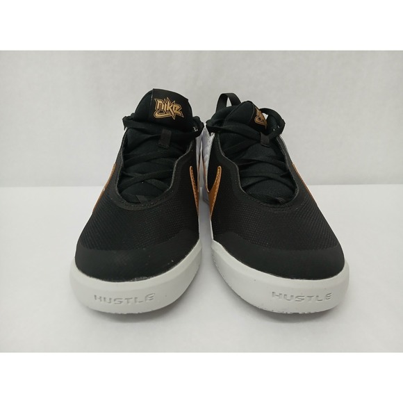 Nike‎ Kids Team Hustle D 10 Basketball Shoes CW6735-002 Black Gold Sz 5.5 - Picture 4 of 11